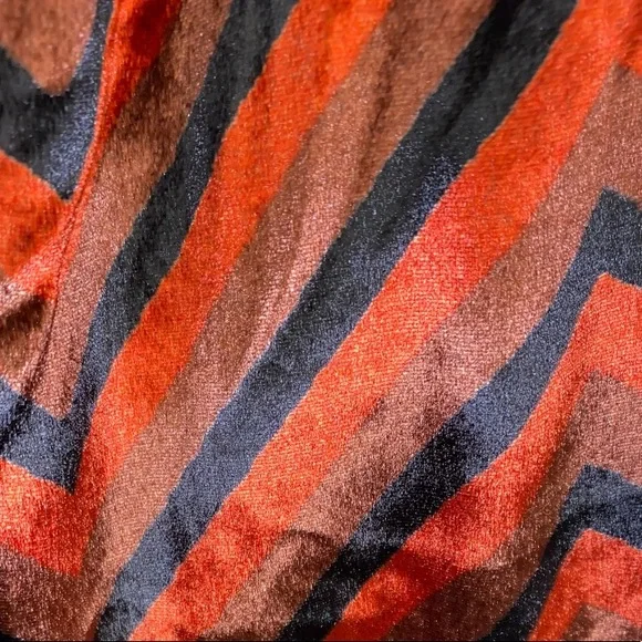 Marc Jacobs absolutely gorgeous velvety chevron midi skirt, w/ silk, stunning! 8 - Picture 6 of 8